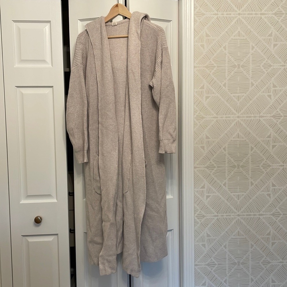 Goumi hooded robe